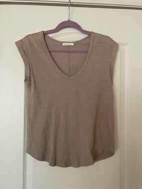 BE COOL Women's V-Neck Top in Taupe, Size S, NWOT